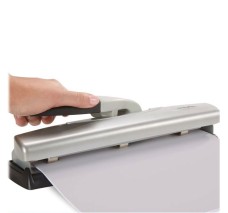 Perforadora Manual de 3 Orificios Swingline, Capacidad para 20 Hojas, Plateado/Negro