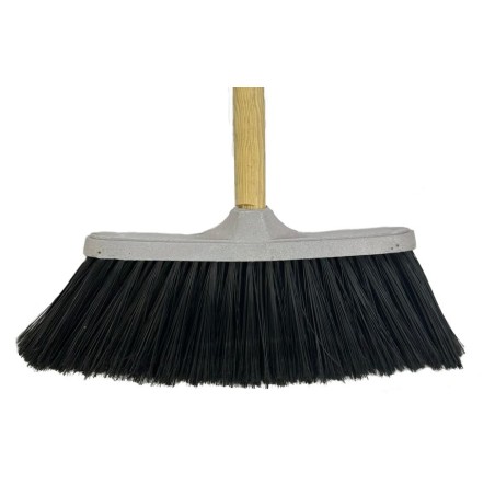 Escoba Negra de PVC con Bastón de Madera