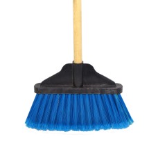 Escoba tipo Abanico Corta con Bastón de Madera